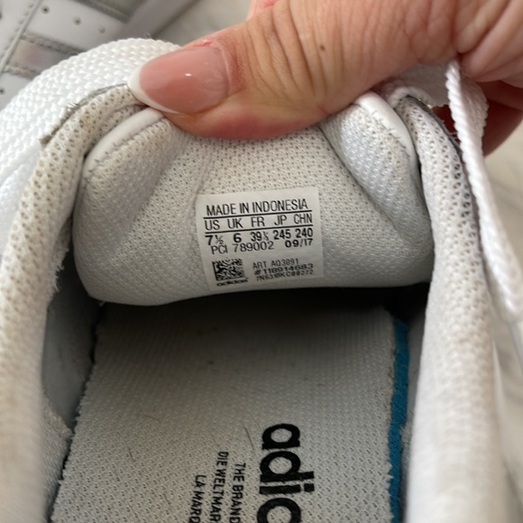 Adidas superstar shell toe in white and silver - Picture 5 of 5